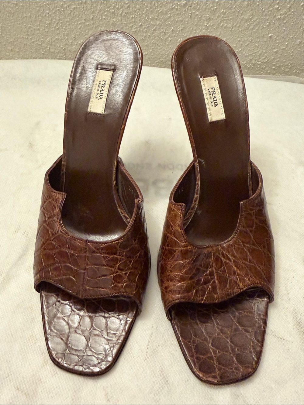 Prada Brown Croc-Embossed Open-Toe Mule Slides, pre-owned, SZ8.5 - Picture 13 of 16